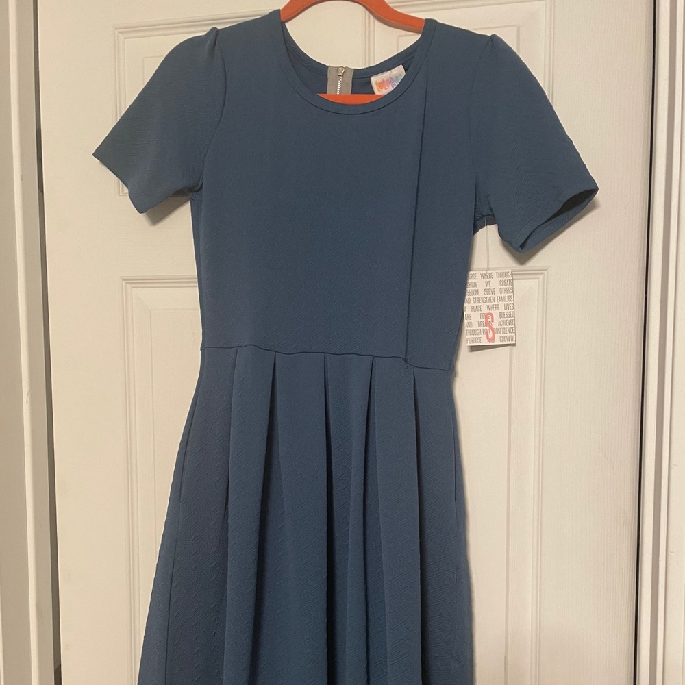 Steal blue LuLaRoe Amelia dress